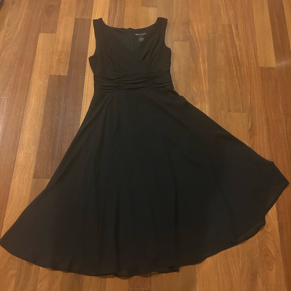 Connected Apparel Black Sleeveless Midi Dress size 6 - Picture 5 of 8